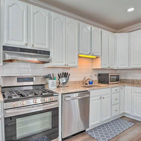 Baltimore Abode, Walk To Cross Street Market! Екстериор снимка
